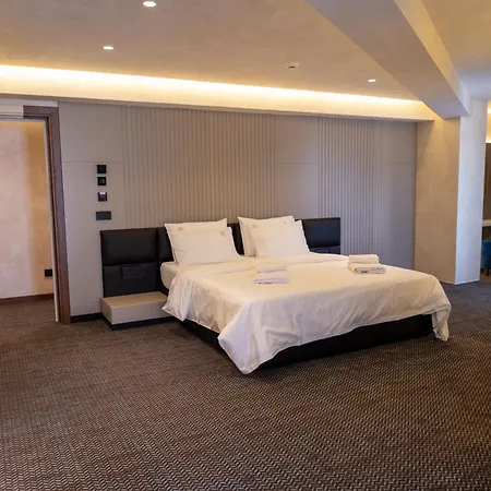 Отель Mattis Тирана