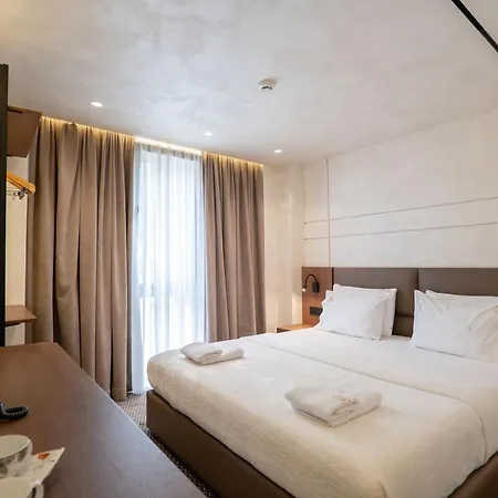 Otel Mattis Tiran