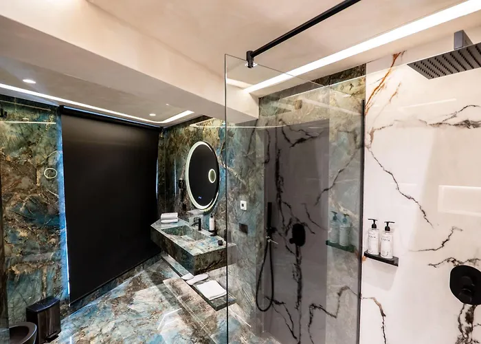 Mattis 4* ティラナ