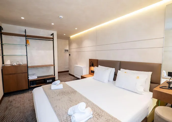 Mattis 4* Τίρανα